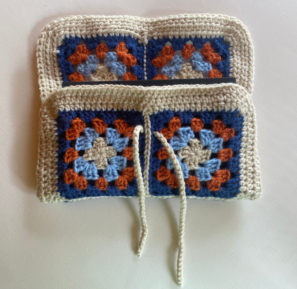 Granny square book sleeve
