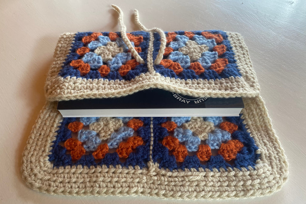 Granny square book sleeve